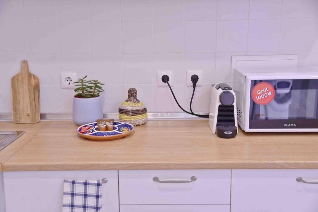 Two Bedroom Cozy Flat By River In Quiet Art Zone Lisboa المظهر الخارجي الصورة
