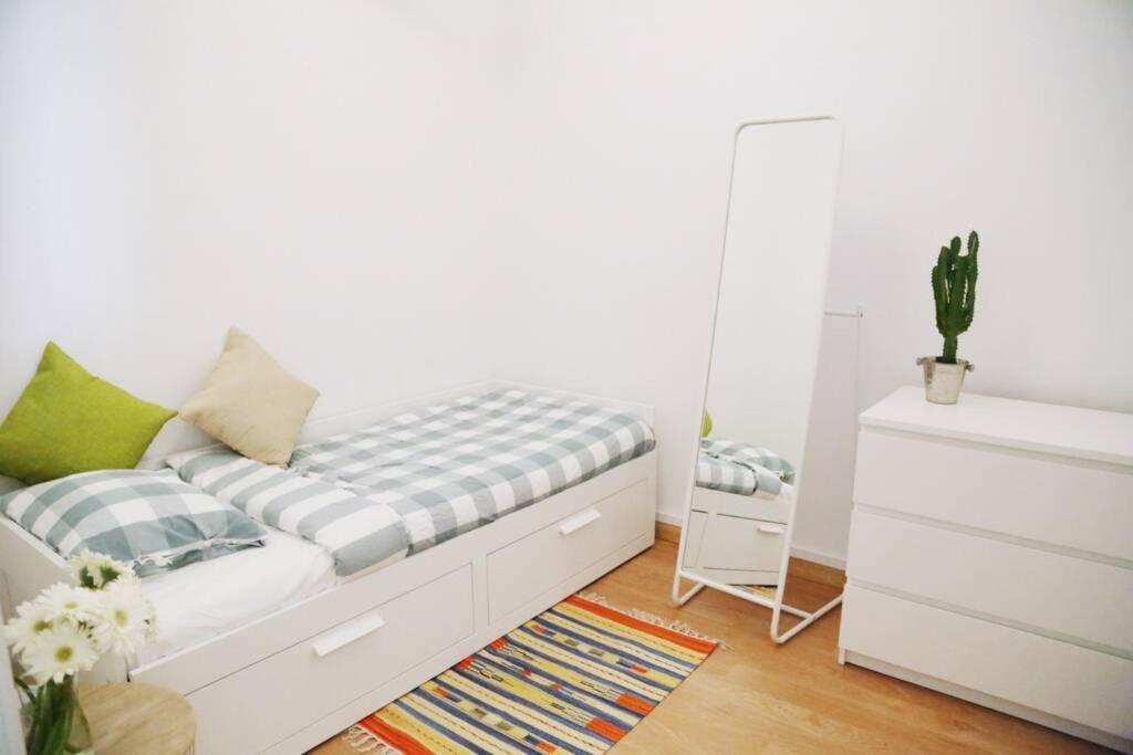 Two Bedroom Cozy Flat By River In Quiet Art Zone Lisboa المظهر الخارجي الصورة